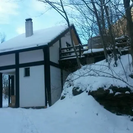Crenguta Lodge *